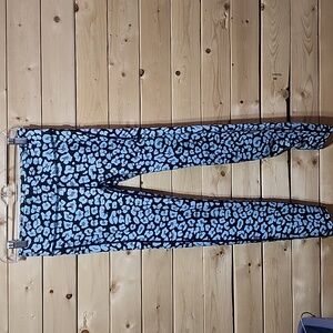 Feed Me Fight Me Leggings Size Small  skinny leg